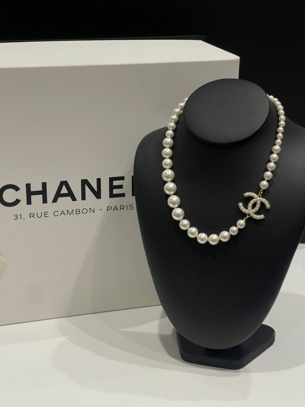 Chanel - Collier perle CC Hot on Sale