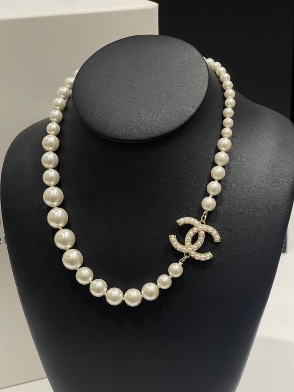 Chanel - Collier perle CC Hot on Sale