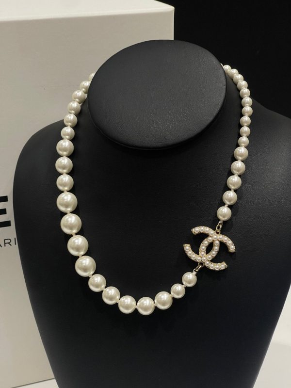 Chanel - Collier perle CC Hot on Sale